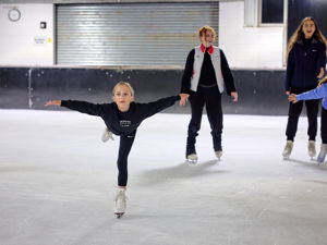 045 Sf Dclt Ice Skating Lesson